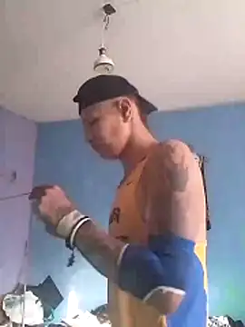 Ojitosbrrr online show from November 28, 2025, 10:12 pm