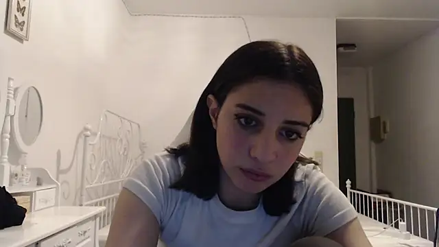 bellefleurrr online show from April 15, 2026, 7:21 pm