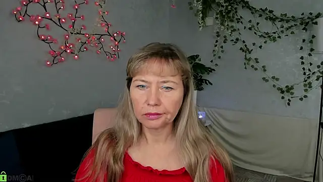 Carla Vogue online show from December 4, 2025, 10:13 am