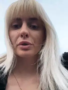 blondegirlx online show from December 4, 2025, 2:15 pm