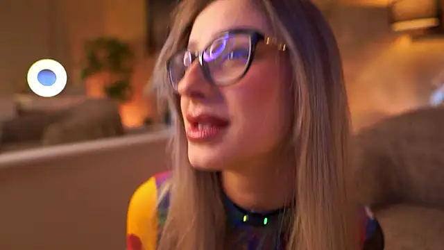 MaddieBryggs online show from March 20, 2026, 10:09 am