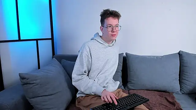 Snapshot of Teddy_Parker chatting on November 2, 2025, 7:55 am Teddy Parker online show from November 2, 2025, 7:55 am