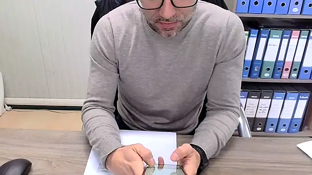 Evasionee online show from December 3, 2025, 8:34 am