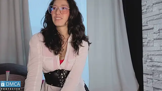 eva delight  online show from April 18, 2026, 12:09 pm