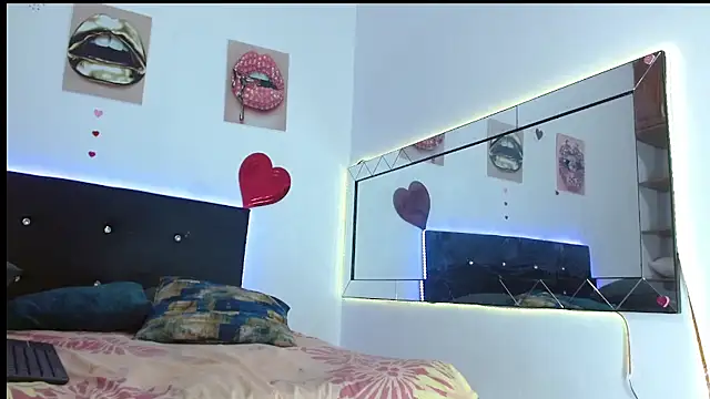 antonella pink2 online show from January 15, 2026, 1:05 pm