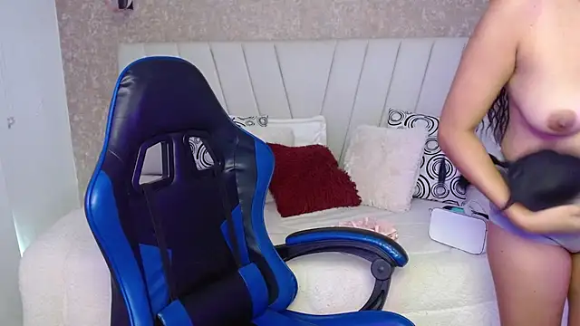 AliceSmity  online show from January 19, 2026, 12:09 pm