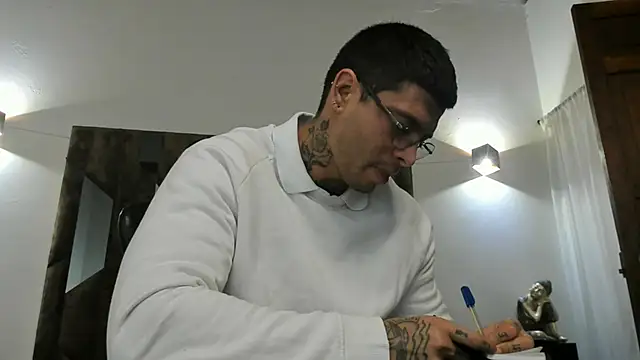 MATEO DILUCA online show from November 26, 2025, 10:05 am