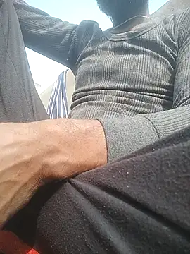 desicoupleNoon online show from November 15, 2025, 4:43 am