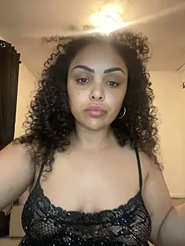 Snapshot of CaramelCarmenxox chatting on April 7, 2026, 9:48 pm CaramelCarmenxox online show from April 7, 2026, 9:48 pm