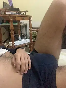 Unique-Man online show from April 27, 2026, 1:47 am