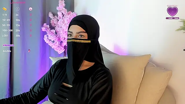 shaima   online show from November 21, 2025, 10:19 pm