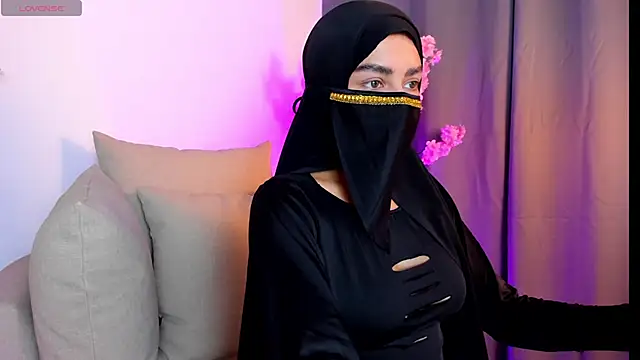 shaima   online show from December 15, 2025, 8:46 pm