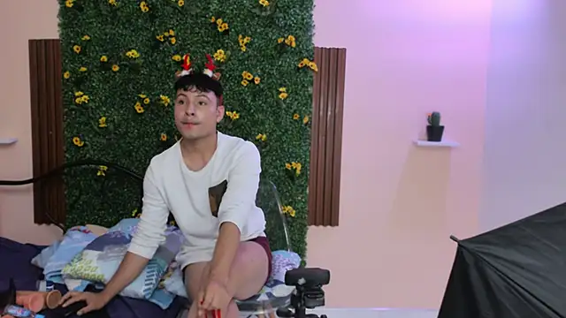 Snapshot of angel666smit chatting on October 31, 2025, 1:56 pm angel666smit online show from October 31, 2025, 1:56 pm