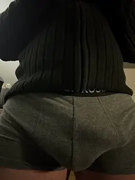 davi73d online show from November 29, 2025, 4:26 am