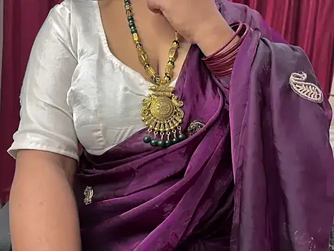 Snapshot of Ritika_janu chatting on June 18, 2026, 4:24 am Ritika janu online show from June 18, 2026, 4:24 am
