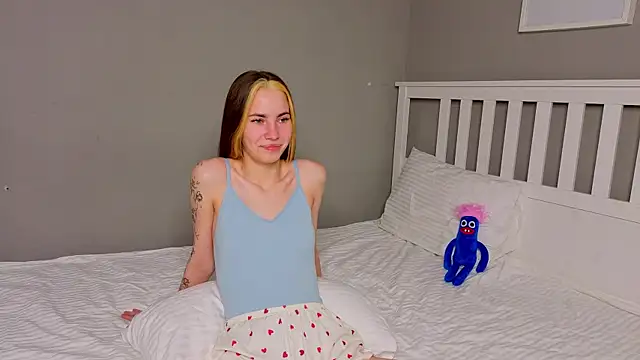  little pussy online show from October 25, 2025, 11:07 am