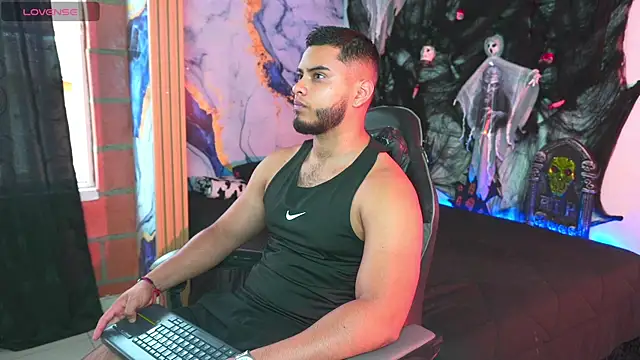 Tiler wolker online show from October 29, 2025, 7:59 pm