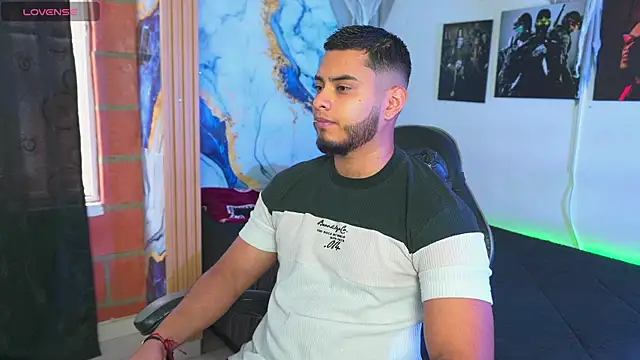 Tiler wolker online show from November 9, 2025, 8:29 pm