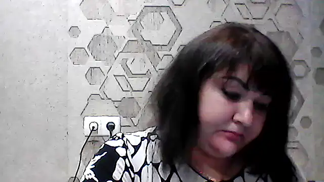 Snapshot of KaralinaLoverq chatting on October 28, 2025, 5:04 pm KaralinaLoverq online show from October 28, 2025, 5:04 pm