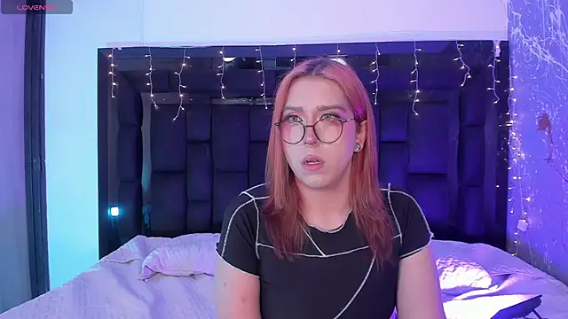 JanneBlossom  online show from December 19, 2025, 9:55 pm