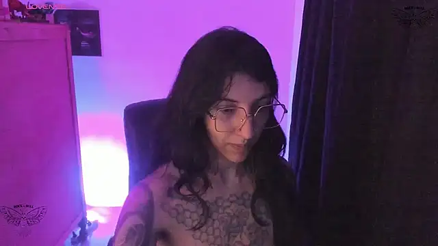 ghostwomaan online show from March 3, 2026, 10:10 am