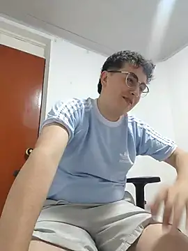 Snapshot of Sam_Rush chatting on June 12, 2026, 5:17 am Sam Rush online show from June 12, 2026, 5:17 am