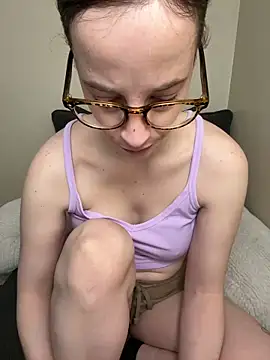 Snapshot of CreamedKitten chatting on April 20, 2026, 2:31 pm CreamedKitten online show from April 20, 2026, 2:31 pm