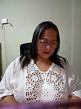 Snapshot of Angie_milf50 chatting on May 5, 2026, 1:24 am Angie milf50 online show from May 5, 2026, 1:24 am
