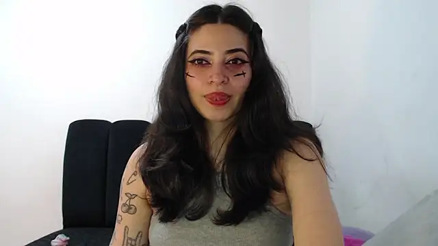Snapshot of Annagoth_ chatting on June 18, 2026, 12:11 am Annagoth online show from June 18, 2026, 12:11 am