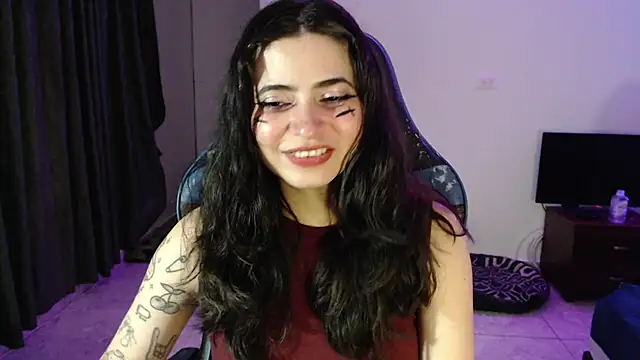 Snapshot of Annagoth_ chatting on June 20, 2026, 2:36 am Annagoth online show from June 20, 2026, 2:36 am