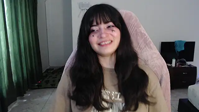 Snapshot of Annagoth_ chatting on August 5, 2026, 10:44 pm Annagoth online show from August 5, 2026, 10:44 pm