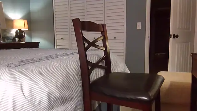 Hooshung mvers8 online show from November 25, 2025, 2:11 am