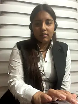 Au-rora online show from November 30, 2025, 4:16 am