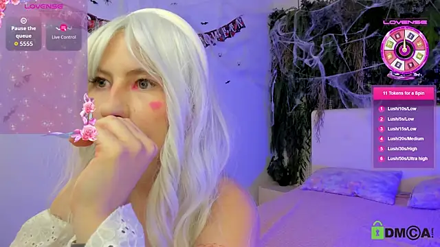 Lillith  6ia online show from November 1, 2025, 2:52 pm