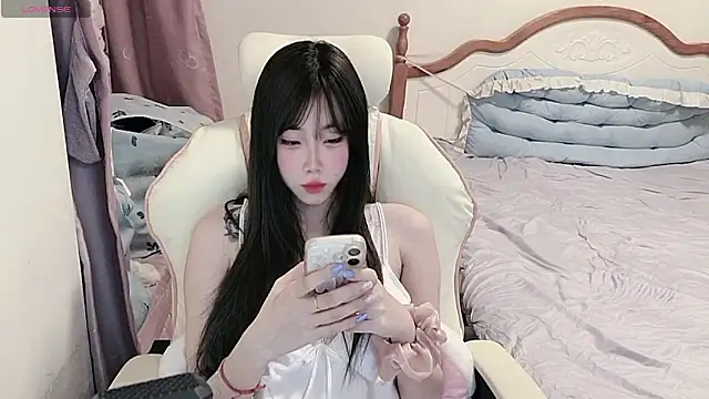Snapshot of Vivian-88 chatting on June 7, 2026, 4:22 pm Vivian-88 online show from June 7, 2026, 4:22 pm