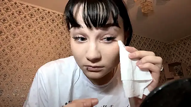 SofiaDreams09 online show from October 28, 2025, 2:09 pm