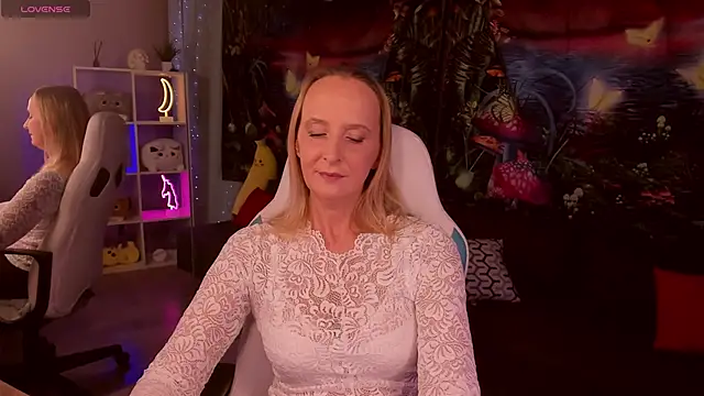 ScarlettPalmer online show from December 21, 2025, 10:22 am