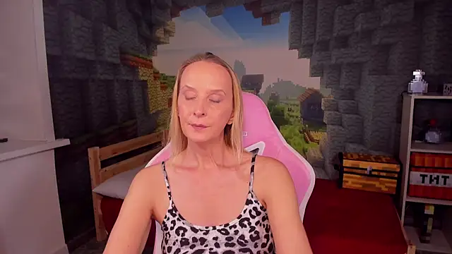 ScarlettPalmer online show from January 9, 2026, 10:40 am