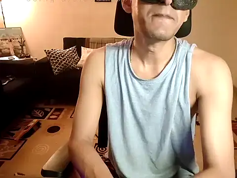 Snapshot of Andy_James181 chatting on May 15, 2026, 7:43 pm Andy James181 online show from May 15, 2026, 7:43 pm