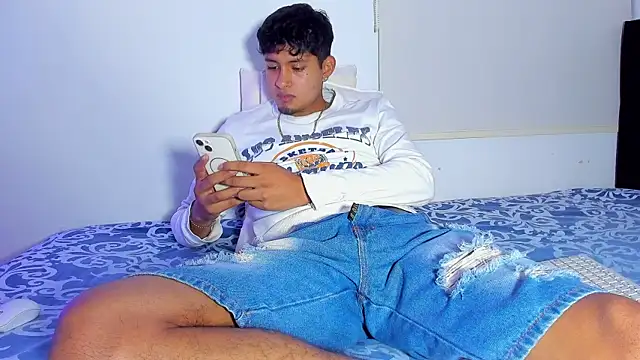 Dominic King online show from December 1, 2025, 1:43 am