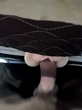 Renatomendes07H online show from April 11, 2026, 11:09 pm