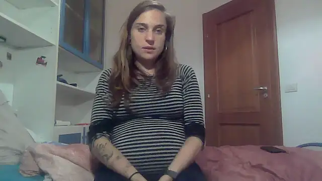 SinnEmily online show from November 26, 2025, 4:30 pm