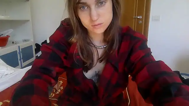 SinnEmily online show from April 7, 2026, 9:21 am