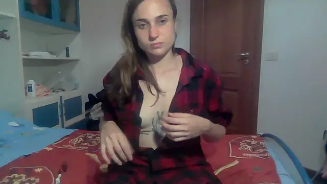 SinnEmily online show from April 21, 2026, 6:23 pm