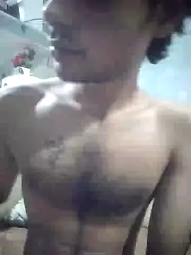 Snapshot of Luckysucks chatting on November 4, 2025, 2:32 am Luckysucks online show from November 4, 2025, 2:32 am