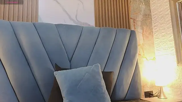 Salome cruxx online show from April 15, 2026, 12:01 pm