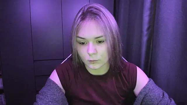 sophia lix online show from November 30, 2025, 10:08 am