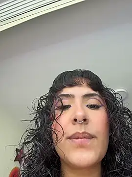 SugarTroubl33 online show from April 18, 2026, 2:10 pm