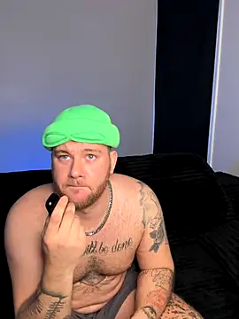 Snapshot of thepornplugz chatting on December 15, 2025, 5:50 pm thepornplugz online show from December 15, 2025, 5:50 pm