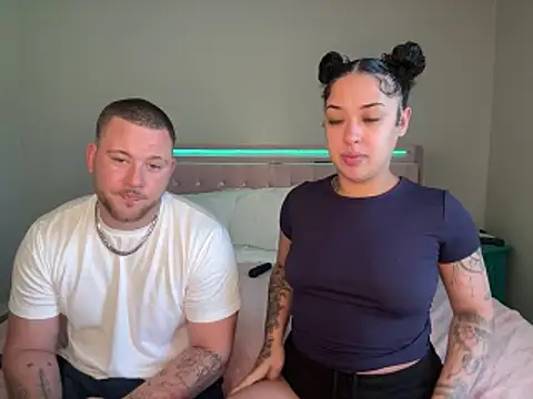 Snapshot of thepornplugz chatting on April 11, 2026, 5:17 pm thepornplugz online show from April 11, 2026, 5:17 pm